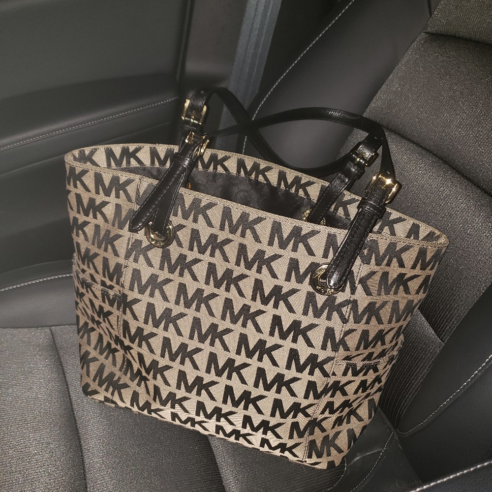 Michael Kors purse
